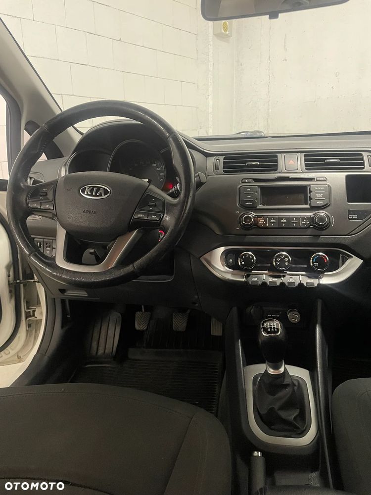 Kia Rio 1.4 crdi M - 8