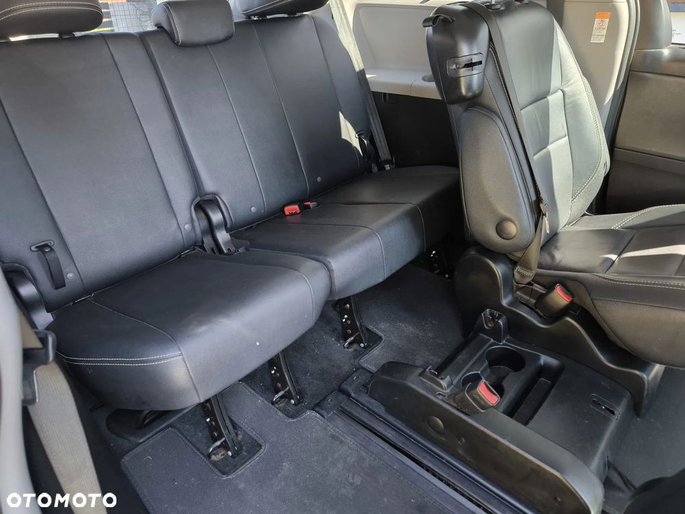 Toyota Sienna 3.5 V6 SE - 9