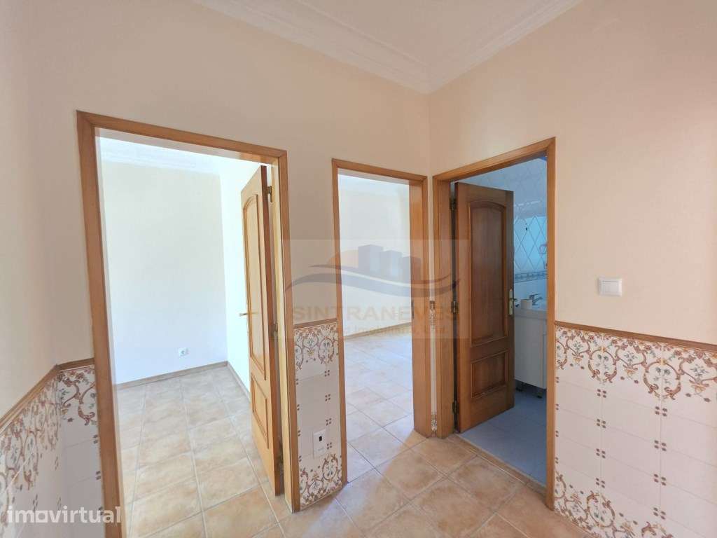 Apartamento T2 na Damaia de Cima - Pronto a Habitar - excelentes va... - Grande imagem: 4/28