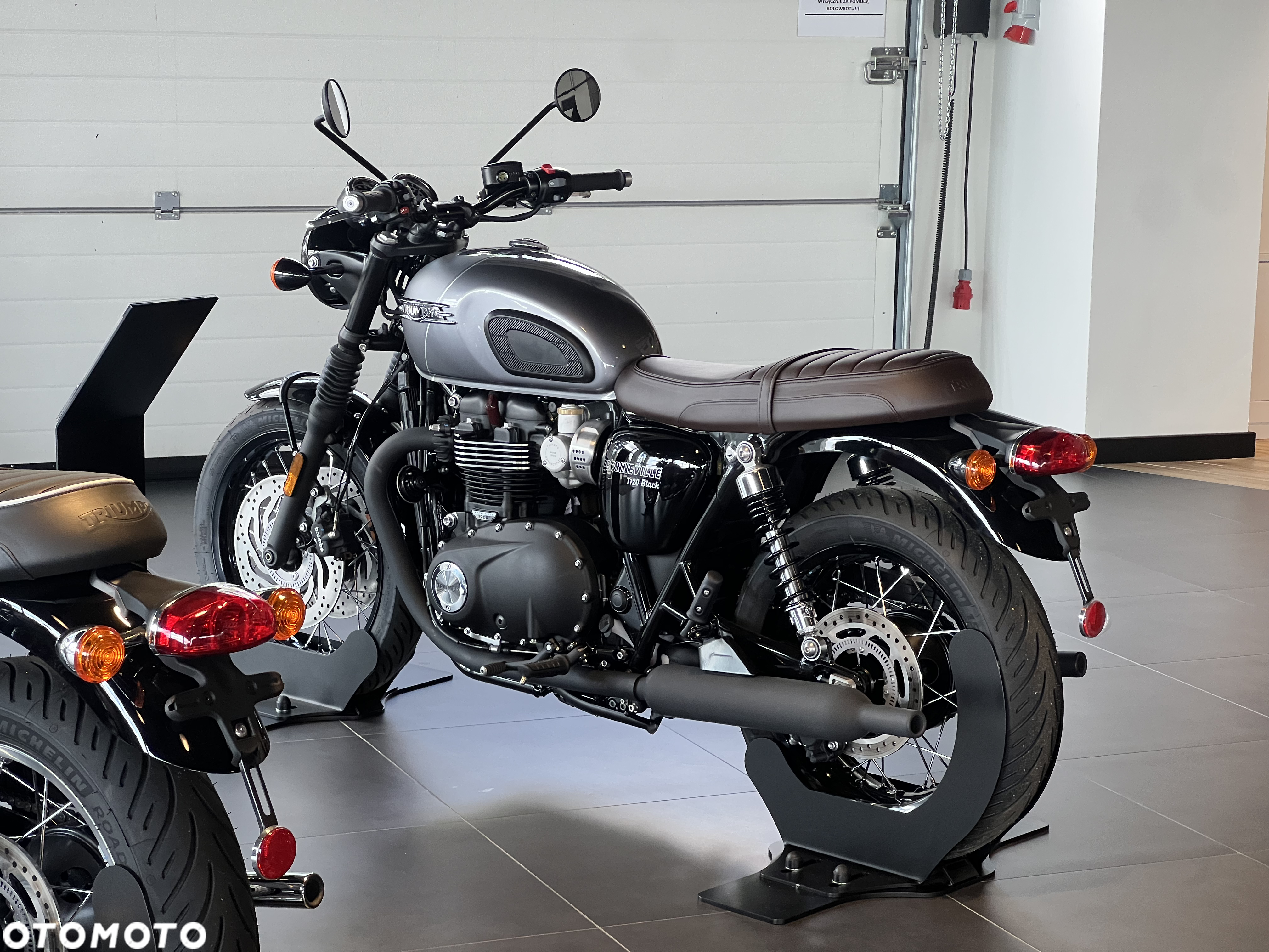 Triumph Bonneville - 7