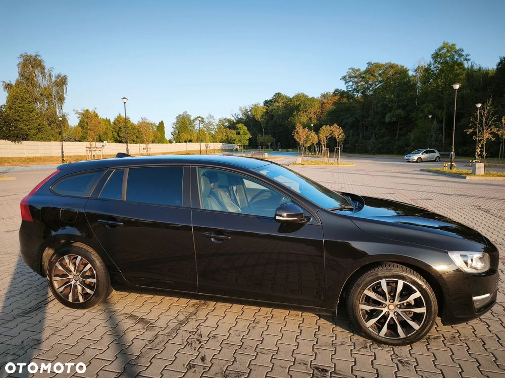 Volvo V60 D2 Drive-E Momentum - 8
