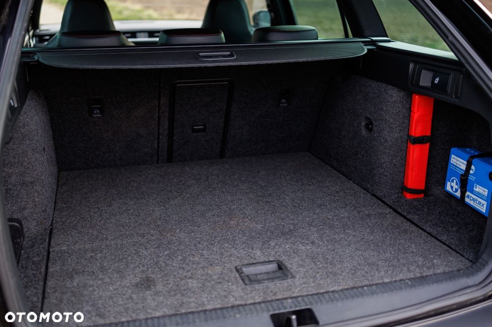 Skoda Octavia 2.0 TDI DSG RS - 24