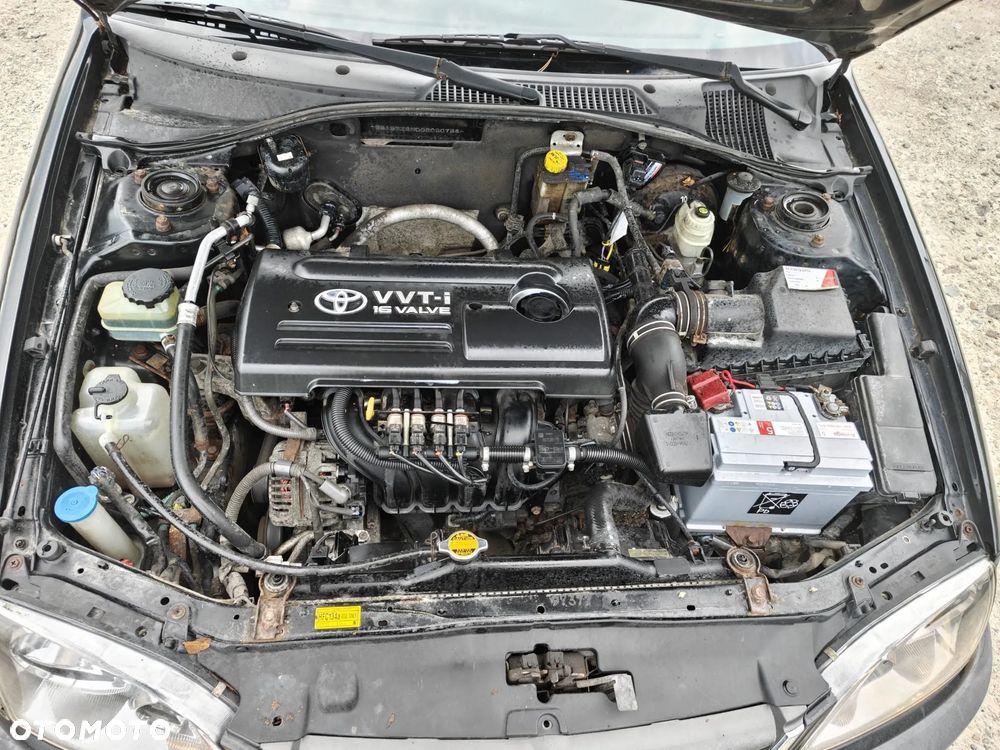 Toyota Avensis - 10