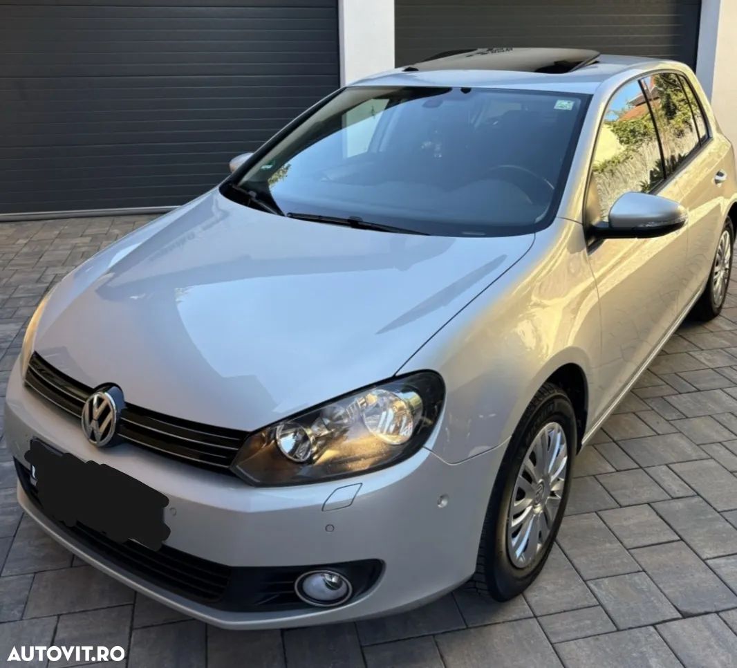 Volkswagen Golf - 1