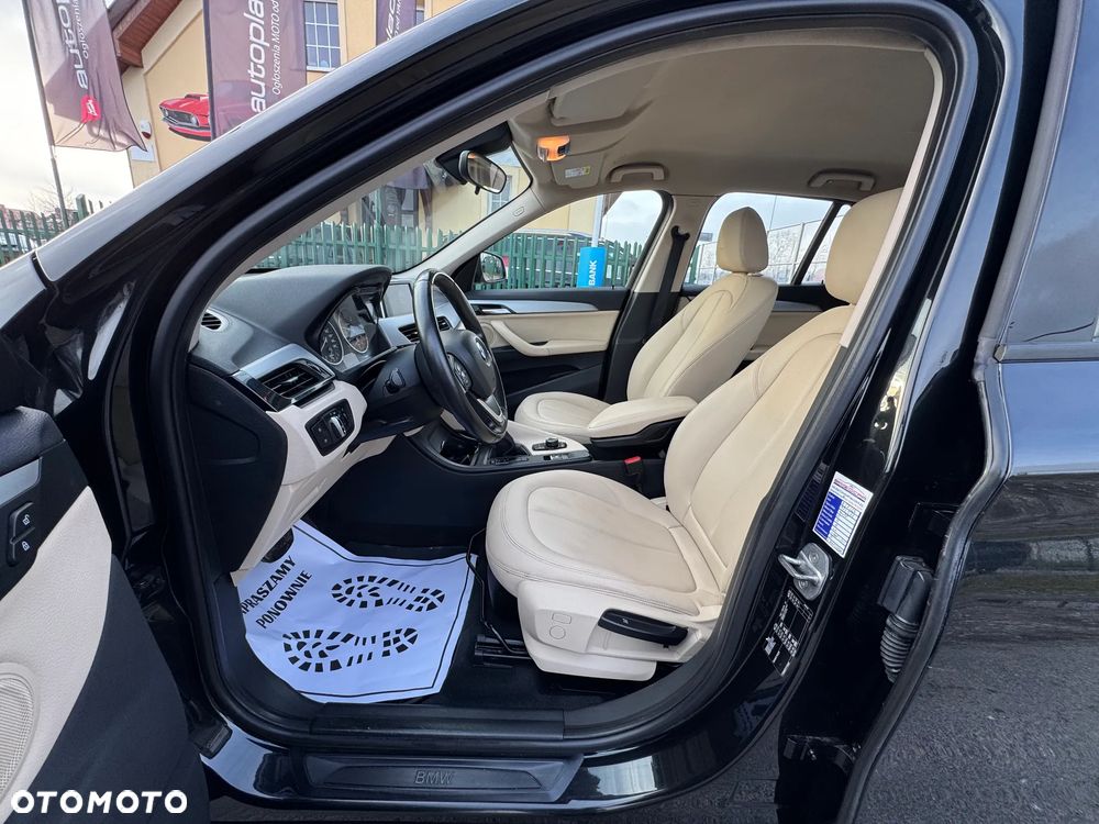 BMW X1 sDrive18d Sport Line - 19