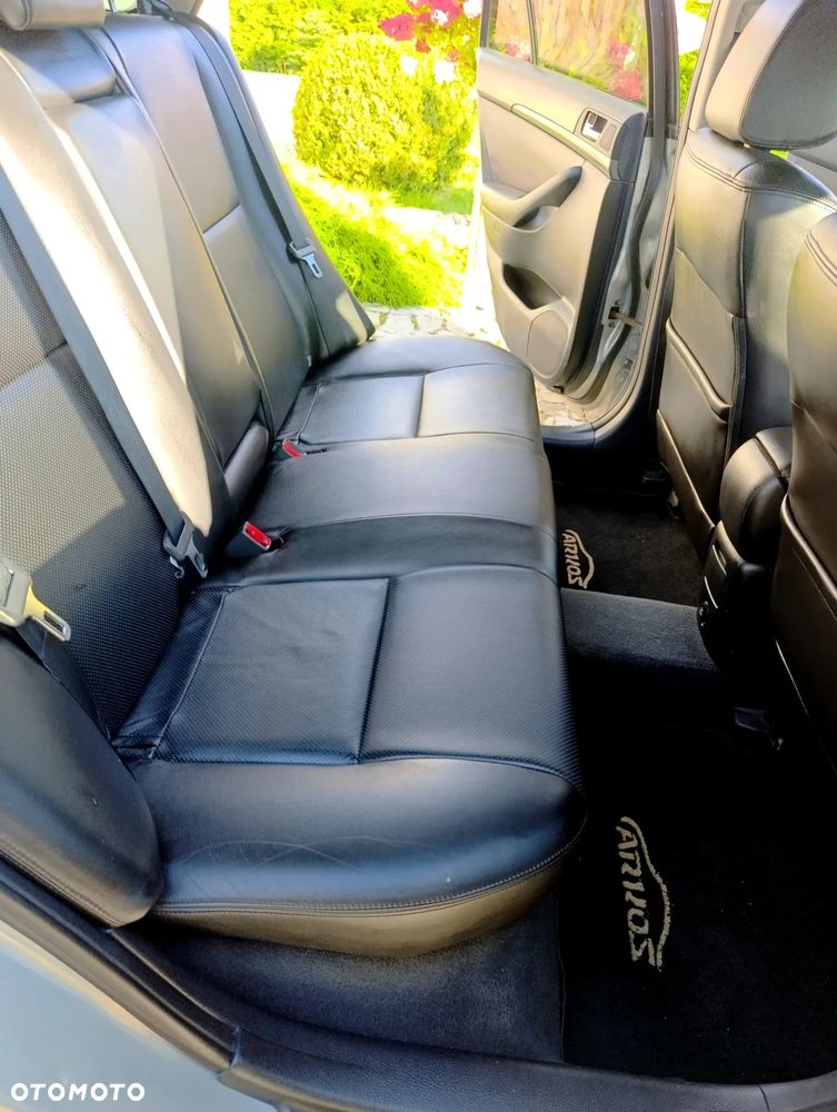 Toyota Avensis 2.0 D-4D Prestige - 8