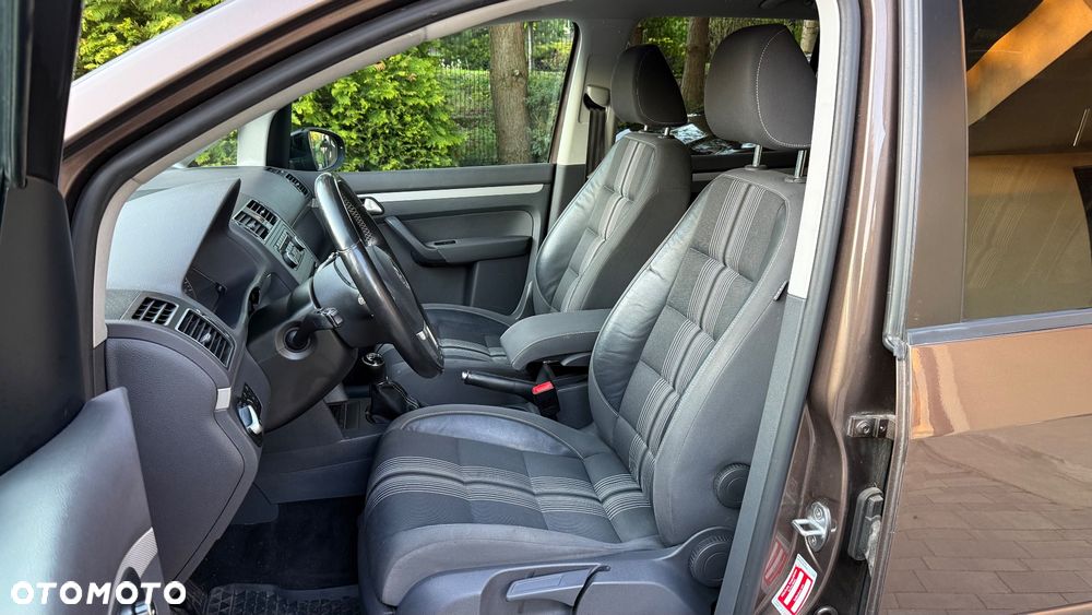 Volkswagen Touran 2.0 TDI DPF STYLE - 17
