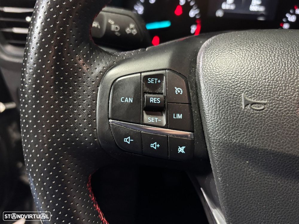 Ford Focus 1.0 EcoBoost MHEV ST-Line - 19