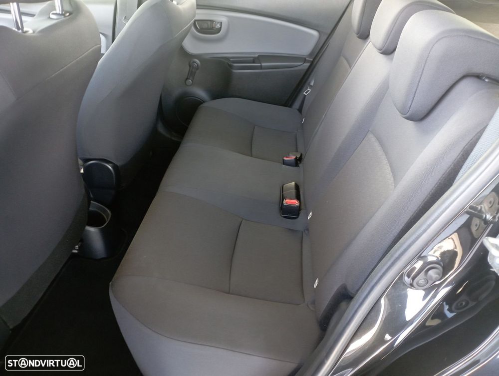 Toyota Yaris 1.0 VVT-i - 5