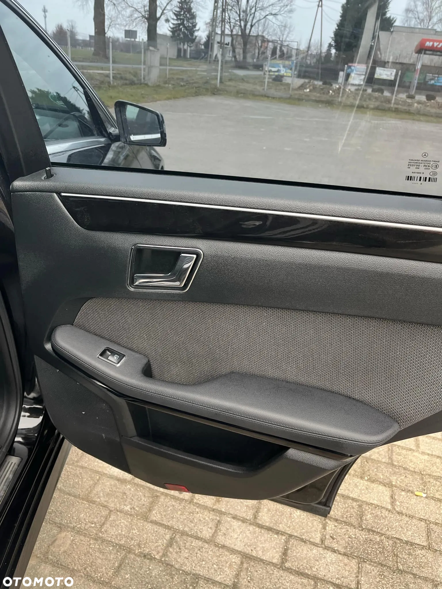 Mercedes-Benz Klasa E 220 T CDI DPF BlueEFFICIENCY Automatik Avantgarde - 19