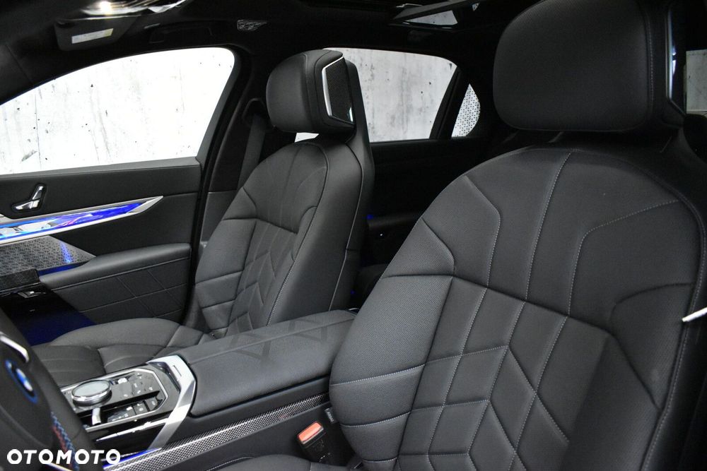 BMW Seria 7 - 8