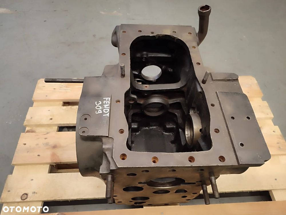 Obudowa tylnej osi 117100050090 Fendt 309 - 5