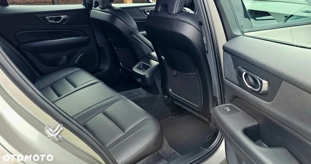 Volvo V60 B3 B Geartronic Momentum Pro - 19