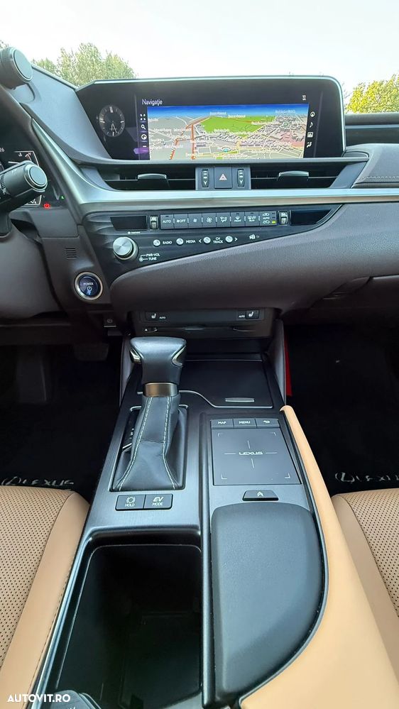 Lexus Seria ES 300h Luxury Line - 19