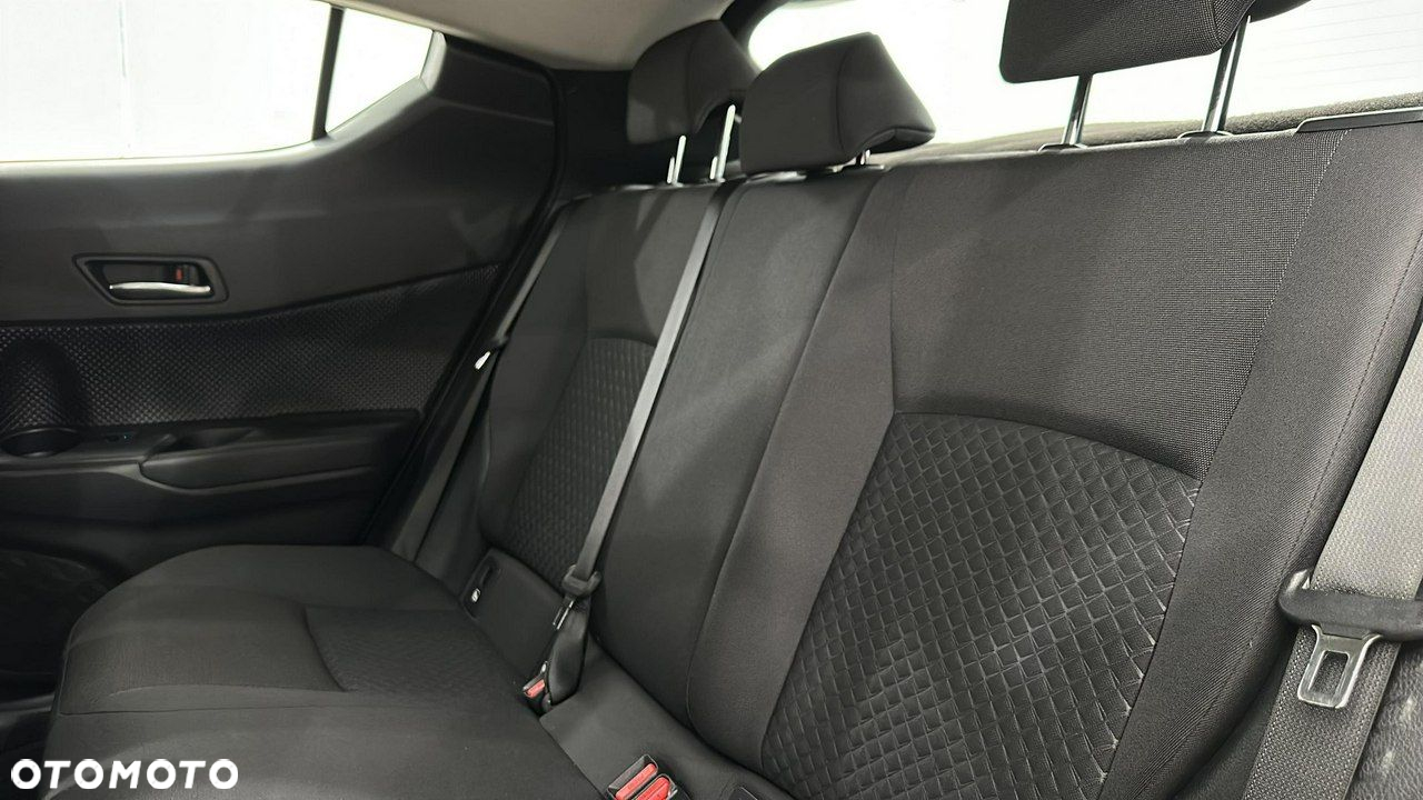 Toyota C-HR - 12