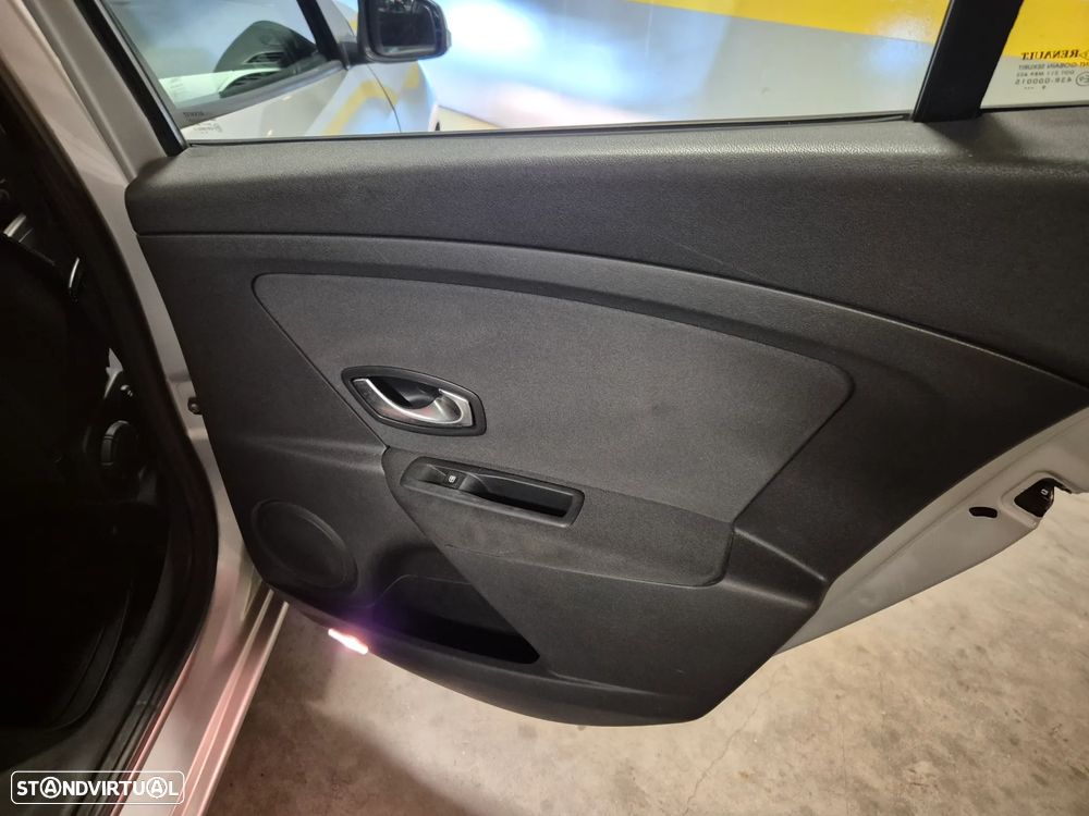 Renault Mégane Sport Tourer 1.5 dCi Dynamique - 33