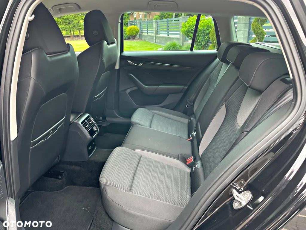 Skoda Octavia Combi 1.4 TSI iV DSG Style - 24