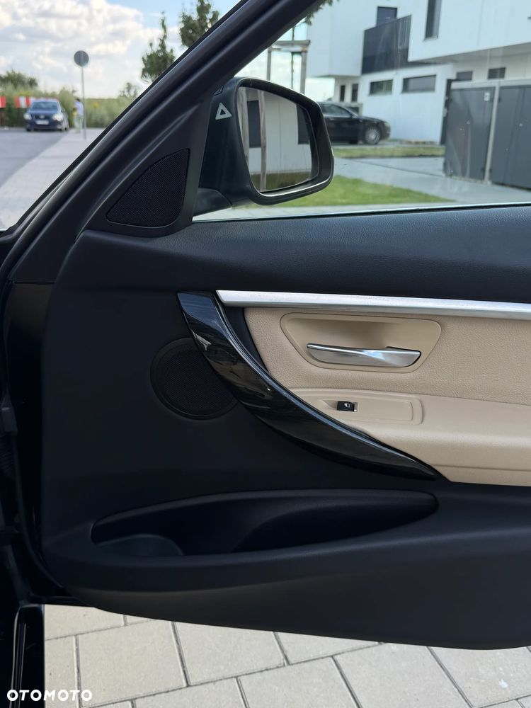 BMW Seria 3 330i Sport Line - 21