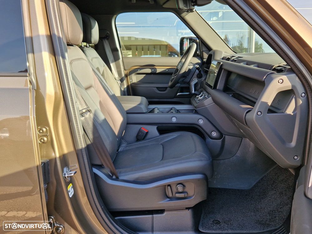 Land Rover Defender 2.0 P300e 110 AWD X-Dynamic SE - 5