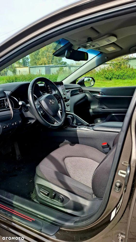 Toyota Camry 2.5 Hybrid Comfort CVT - 13