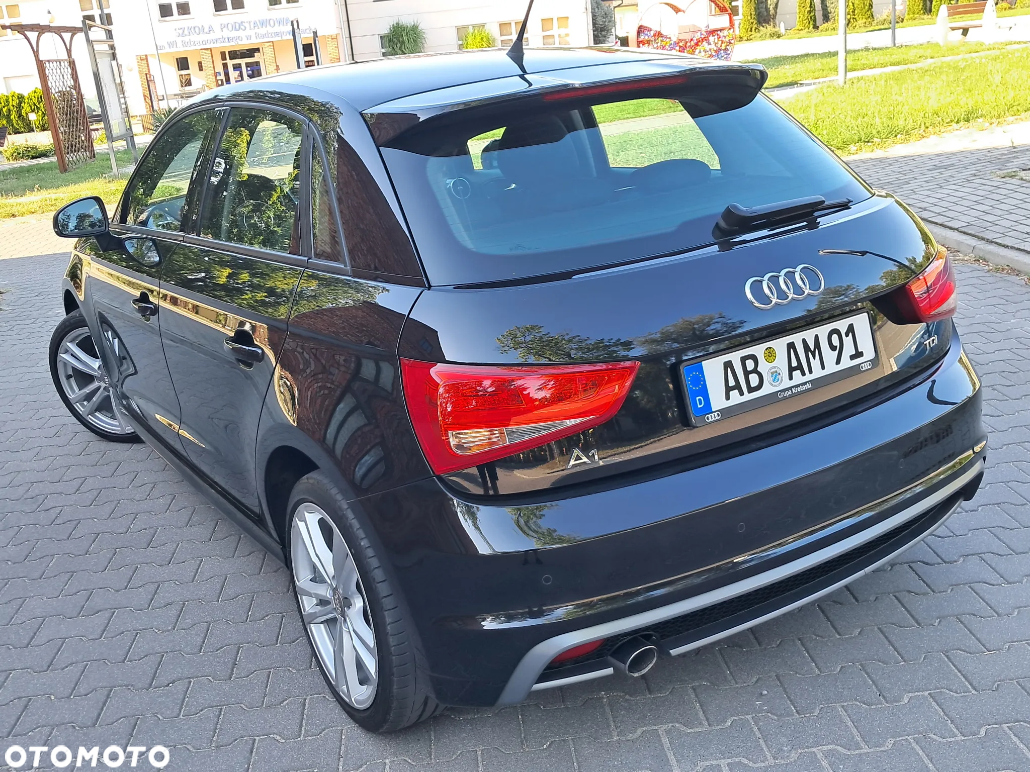 Audi A1 Sportback 1.6 TDI S line Sportpaket - 9
