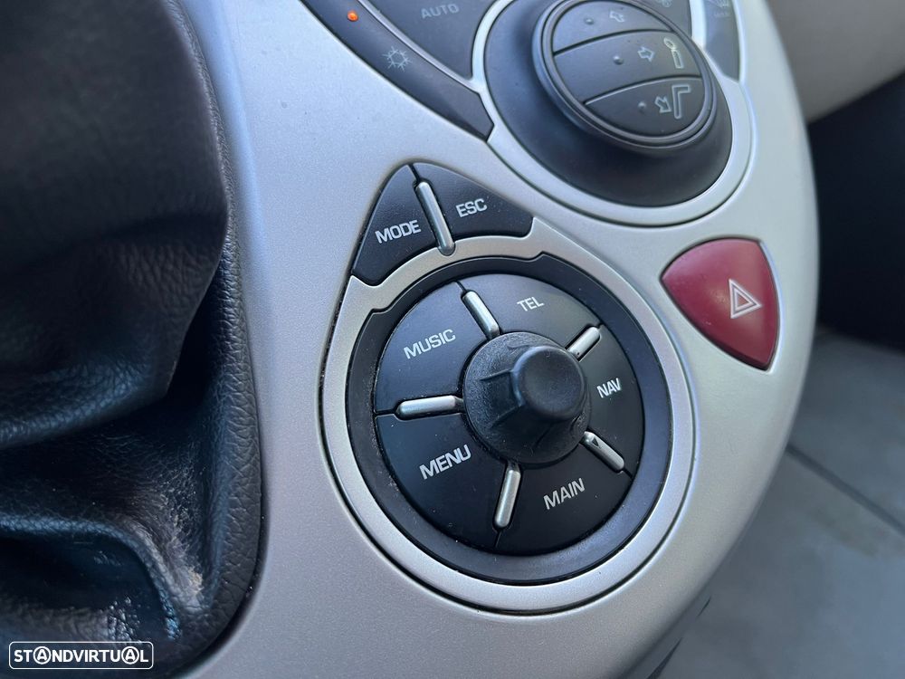 Peugeot 807 HDi 135 Family - 23