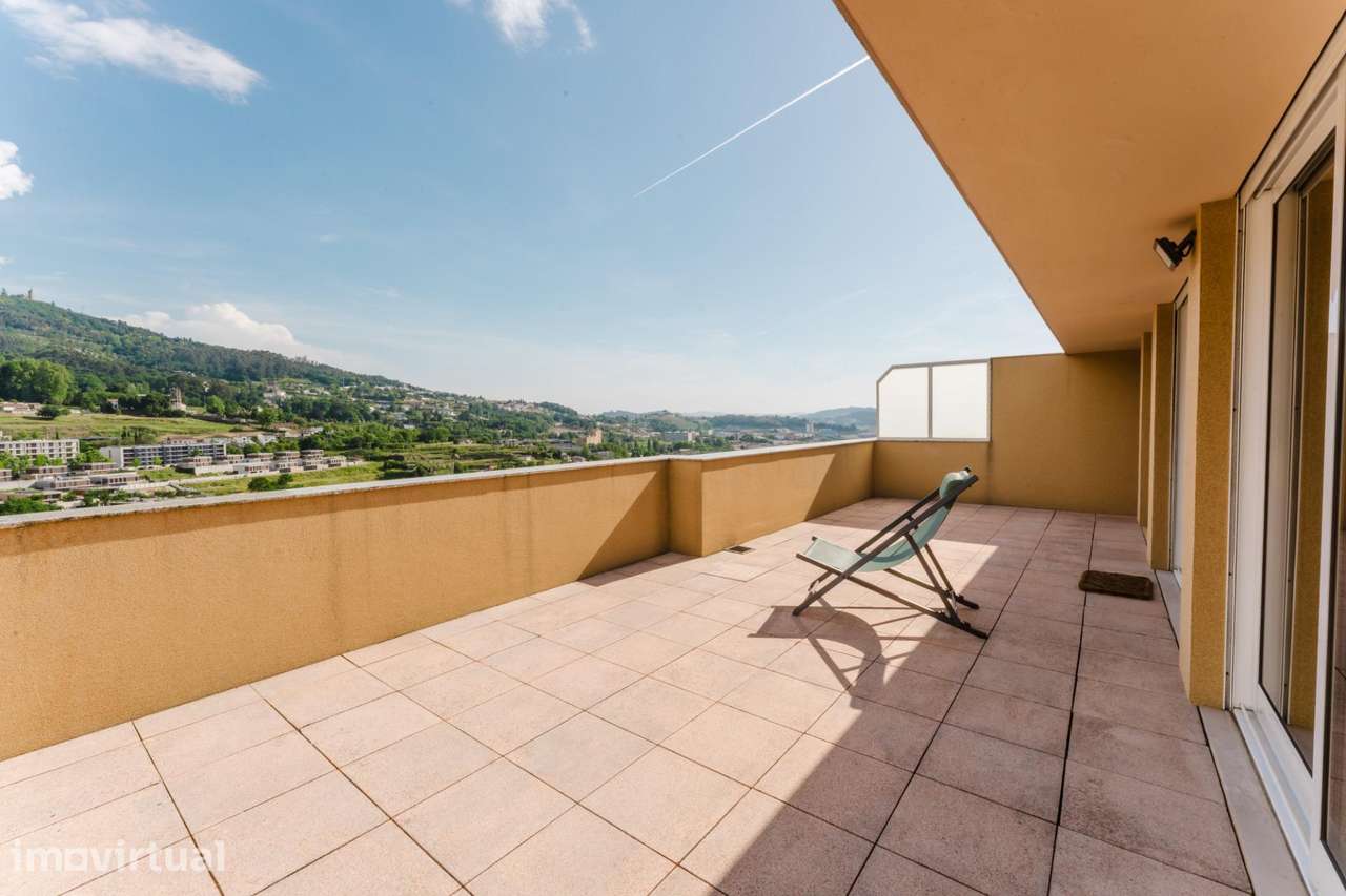 Penthouse Duplex T4+1 com Terraço de 3 Frentes e Vista Serra - Grande imagem: 3/38