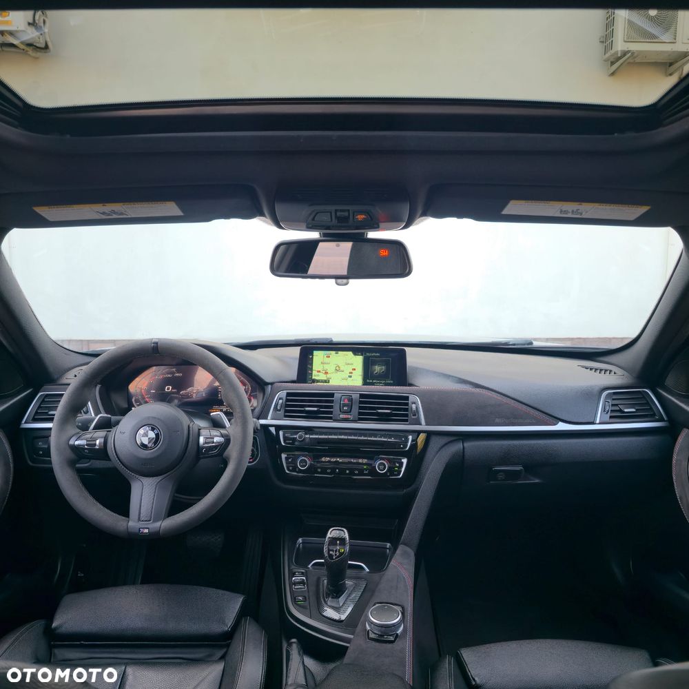 BMW Seria 3 330i xDrive M Sport - 31