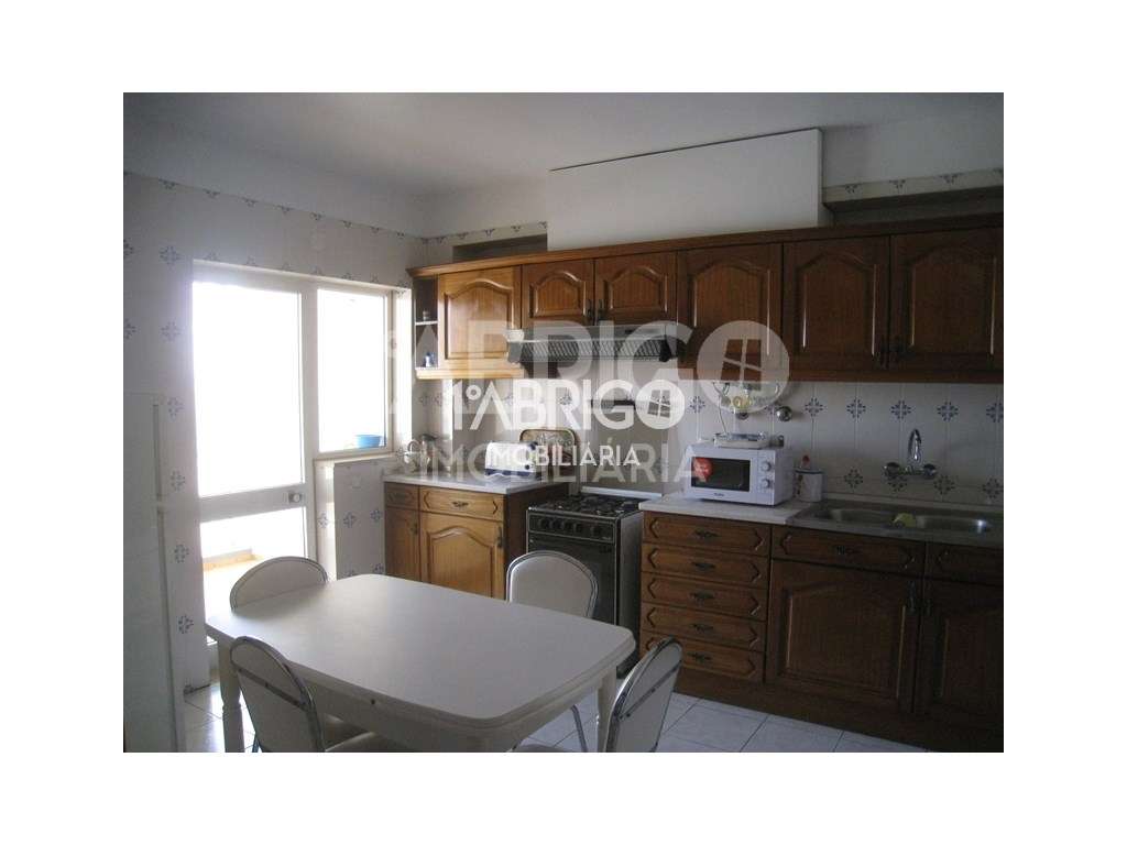 Apartamento T2 | Centro da Marinha Grande | Contrato com prazo cert... - Grande imagem: 2/12