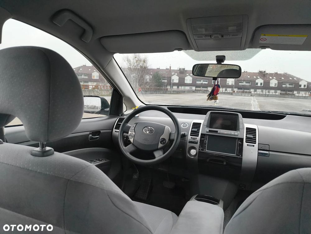 Toyota Prius - 10