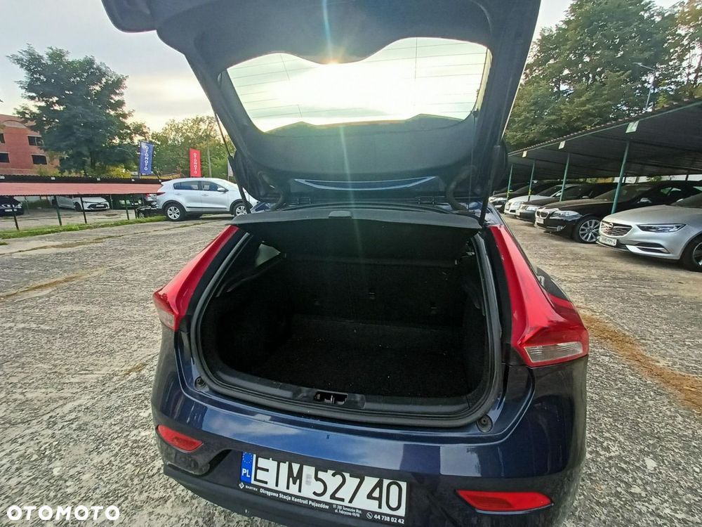 Volvo V40 D2 - 25