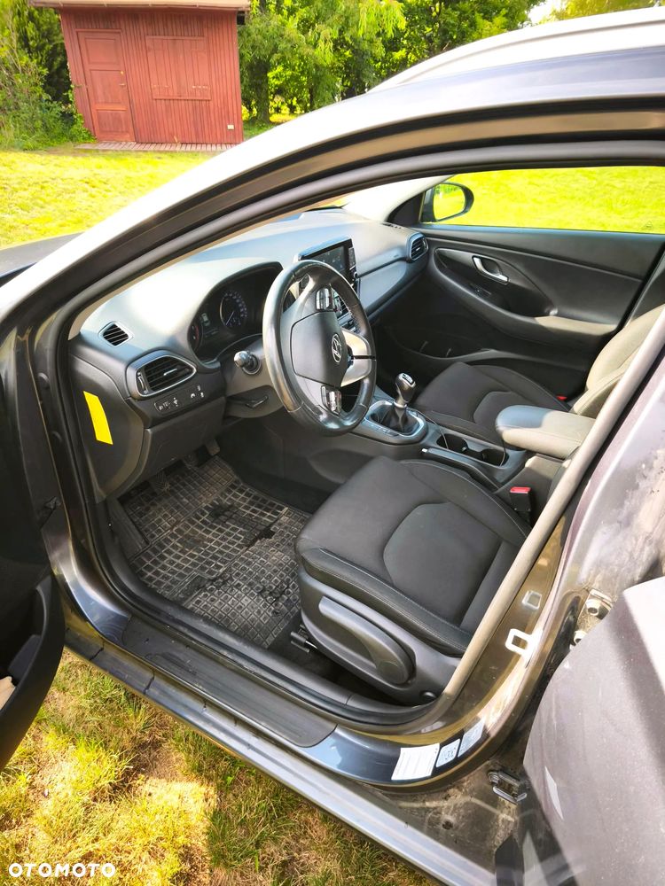 Hyundai i30 1.4 T-GDI Family+ - 9