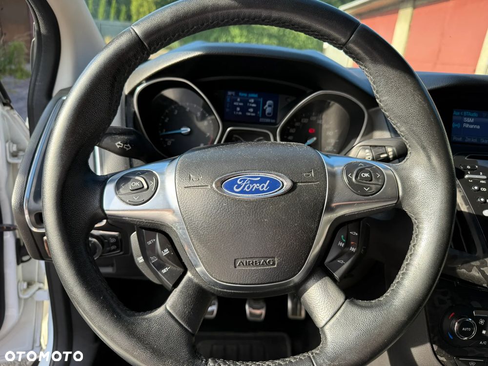 Ford Focus - 30