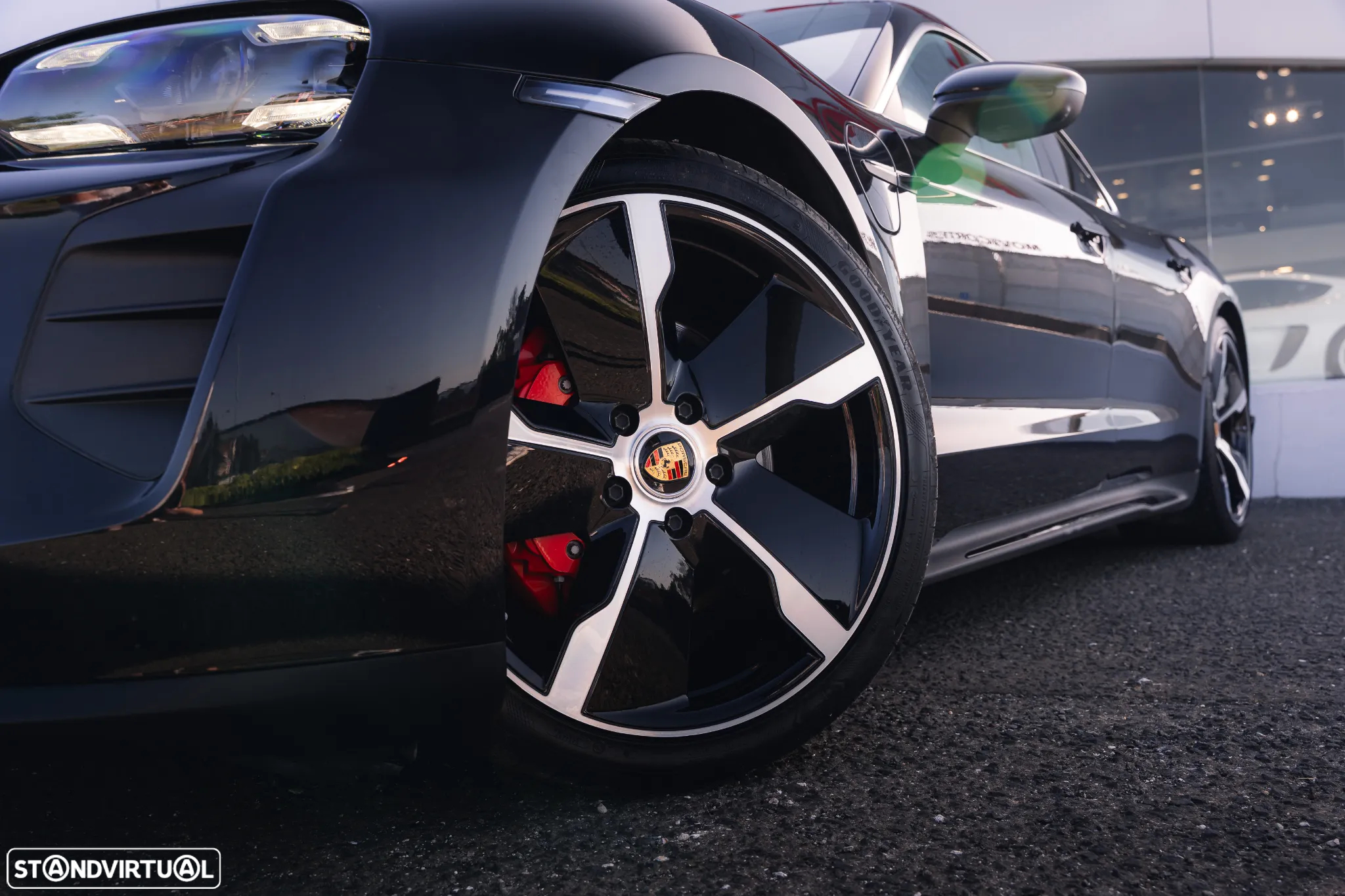 Porsche Taycan 4S - 32