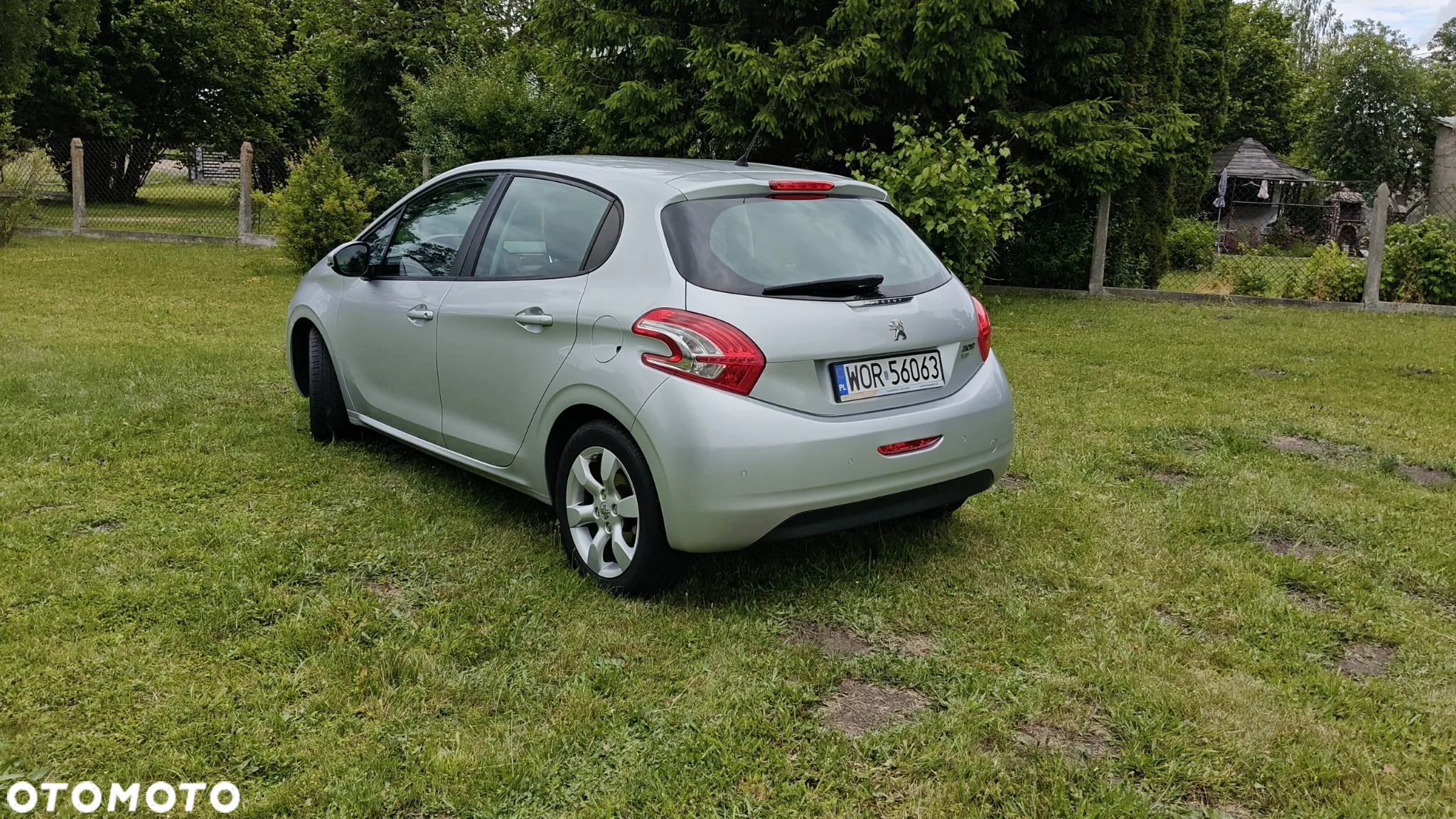 Peugeot 208 1.6 e-HDi Active STT - 12
