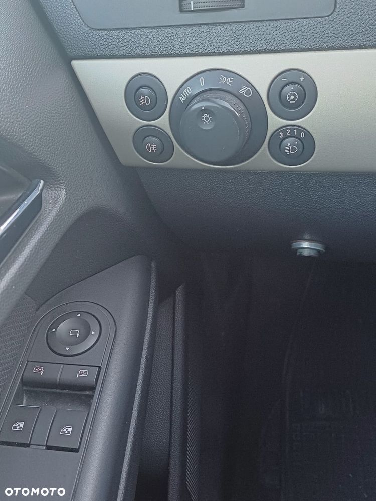 Opel Astra 1.6 Elegance Easytronic - 16