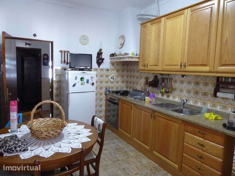 Moradia no centro de Vendas Novas, pronta a habitar - Grande imagem: 5/12