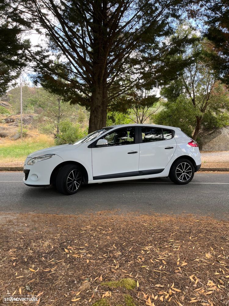 Renault Mégane 1.5 dCi Dynamique - 8