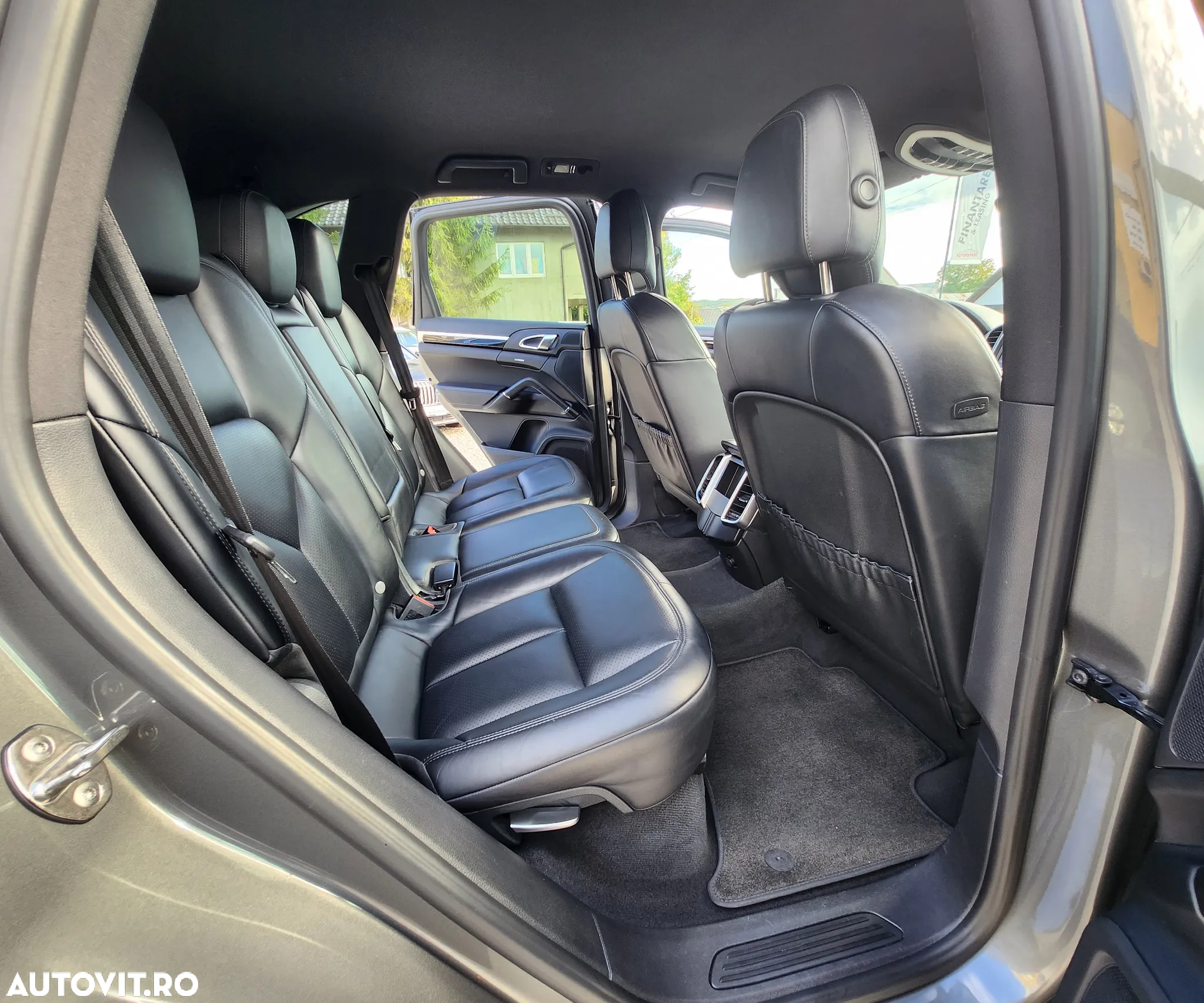 Porsche Cayenne 3.0 L - 18