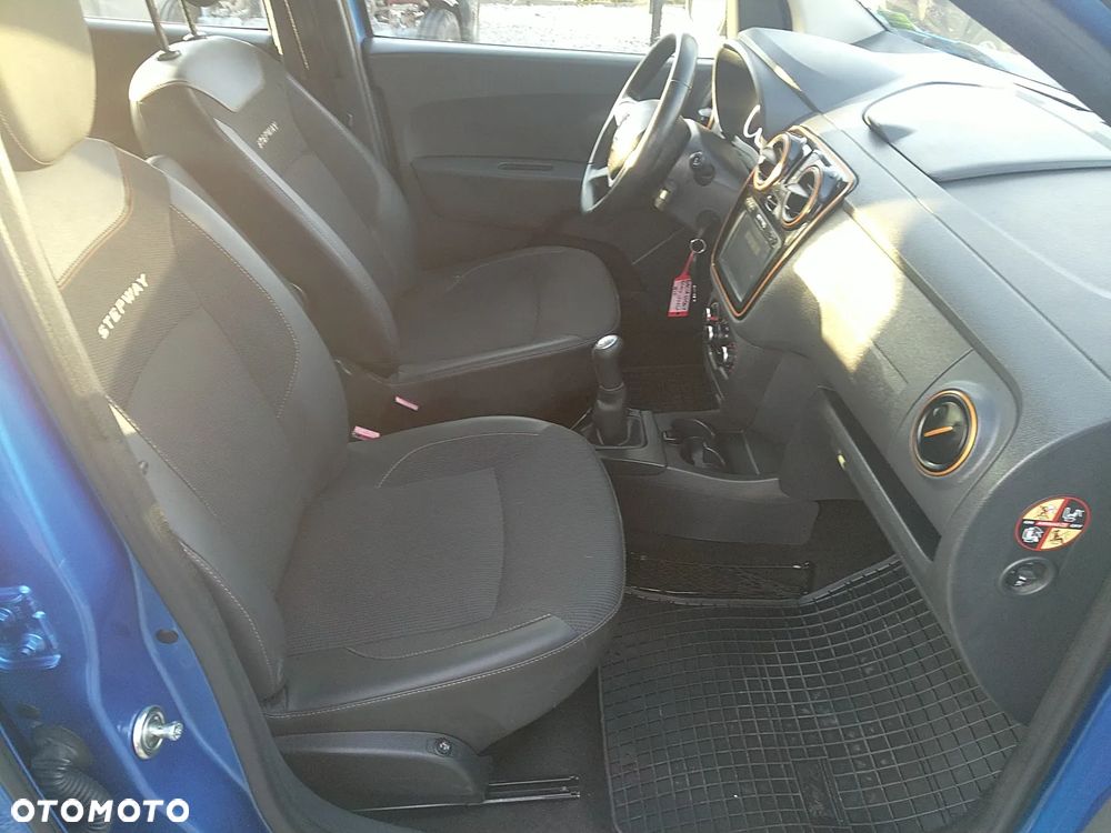 Dacia Lodgy TCe 115 Stepway - 10
