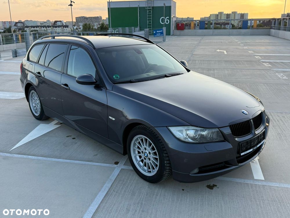 BMW Seria 3 320i - 12