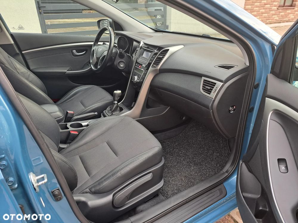 Hyundai i30 i30cw 1.6 CRDi Intro Edition - 11