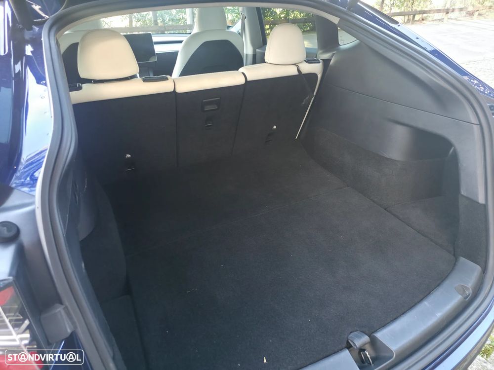 Tesla Model Y Long Range Dual Motor AWD - 18