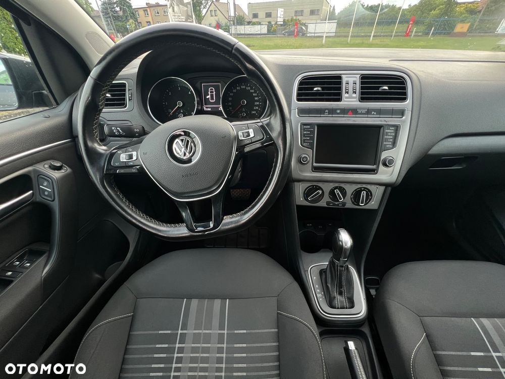 Volkswagen Polo 1.4 TDI Blue Motion Technology DSG Lounge - 10