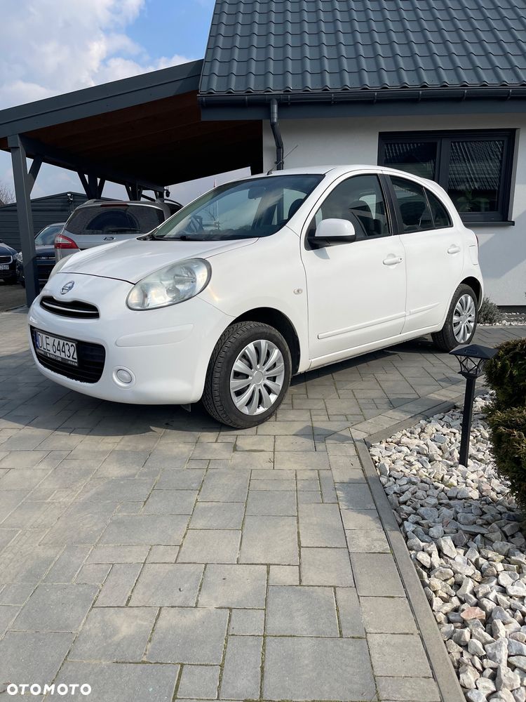 Nissan Micra 1.2 Bild der Frau - 1