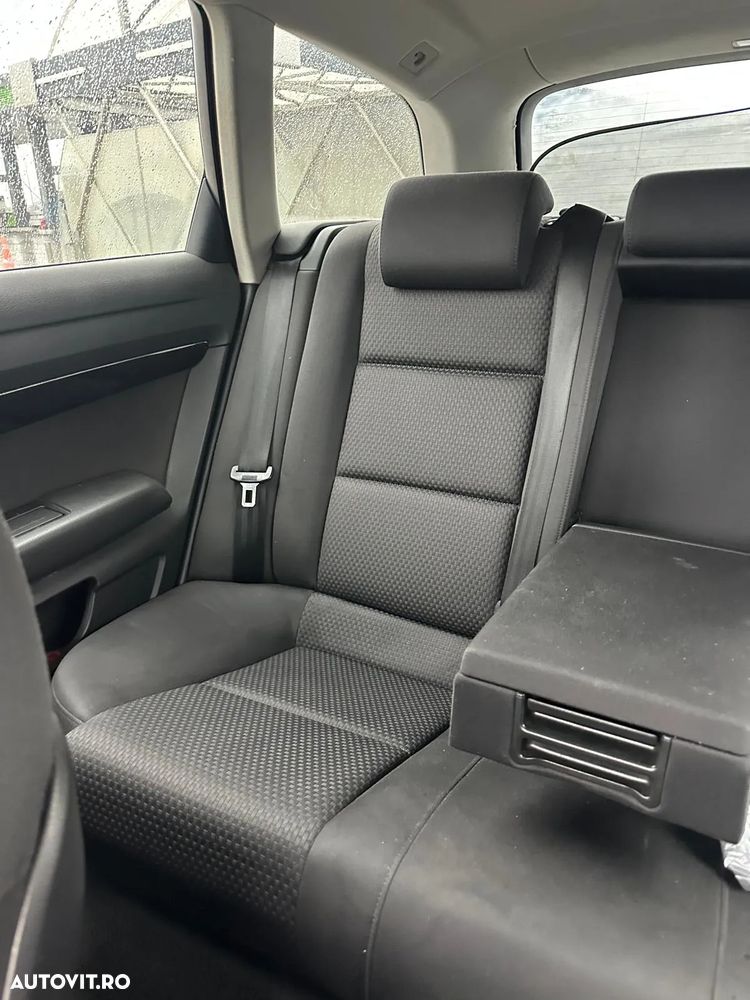 Audi A6 2.0 TDI DPF Multitronic Avant - 11