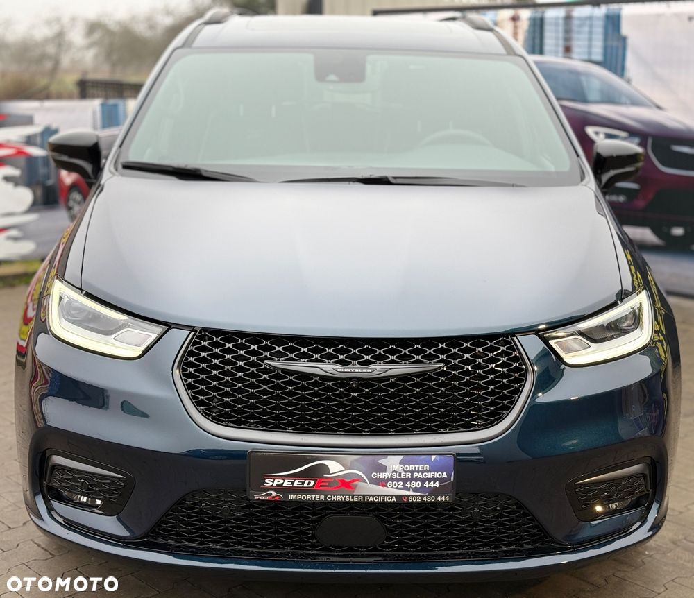 Chrysler Pacifica - 3