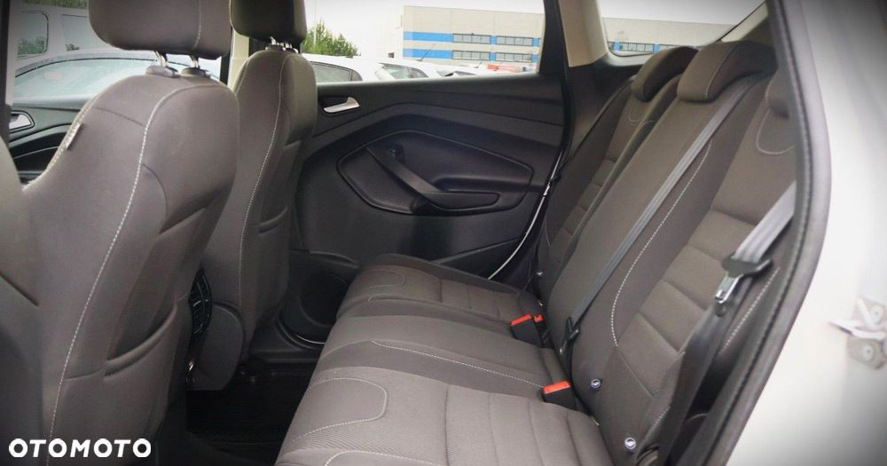 Ford Kuga 1.5 EcoBoost 2x4 Business Edition - 16