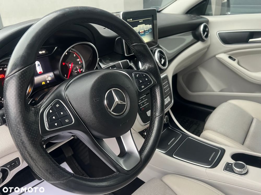 Mercedes-Benz CLA Shooting Brake 200 (CDI) d 7G-DCT - 11