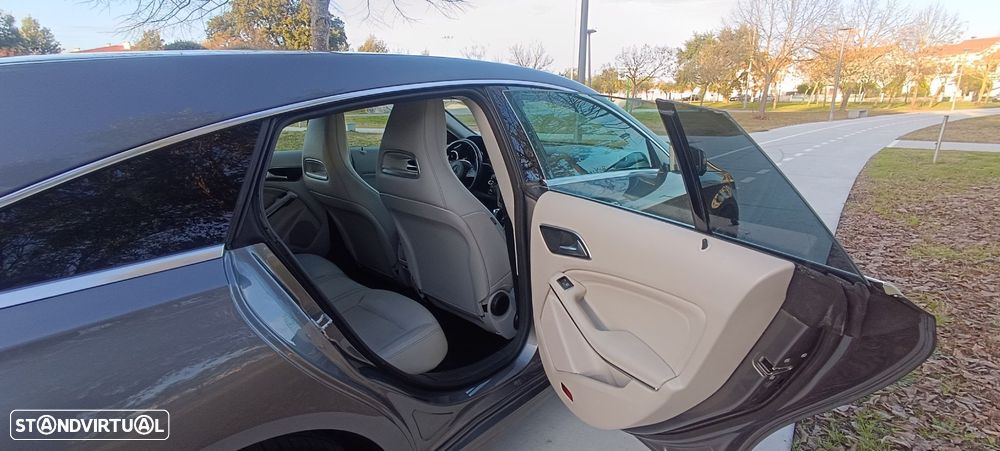 Mercedes-Benz CLA 180 d Shooting Brake - 19